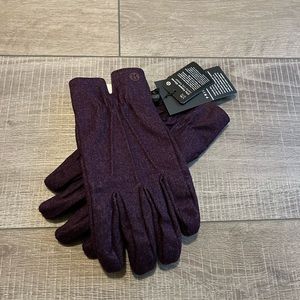 Lululemon City Keeper Gloves in HTGT Purple / Black